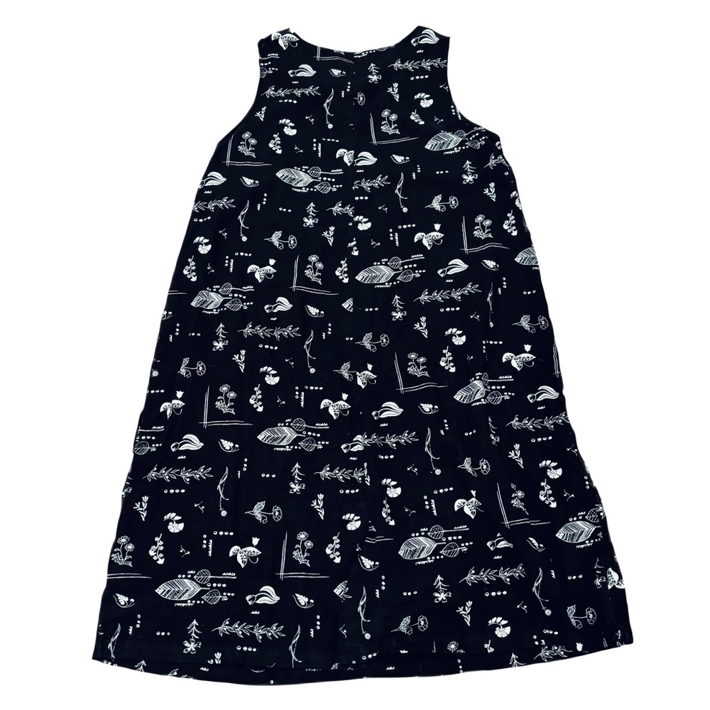 Women’s CJ Banks 
B&W printed dress. See measurements For accuracy